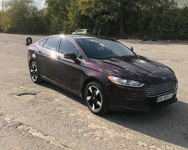 Красный Форд Фьюжн, объемом двигателя 2.49 л и пробегом 360 тыс. км за 8800 $, фото 1 на Automoto.ua