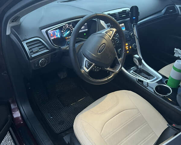 Красный Форд Фьюжн, объемом двигателя 2 л и пробегом 222 тыс. км за 9500 $, фото 1 на Automoto.ua