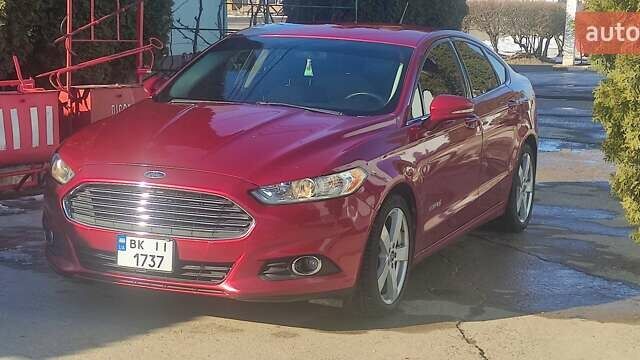 Красный Форд Фьюжн, объемом двигателя 2 л и пробегом 254 тыс. км за 12000 $, фото 1 на Automoto.ua
