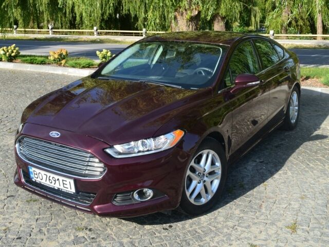 Красный Форд Фьюжн, объемом двигателя 2 л и пробегом 160 тыс. км за 8000 $, фото 1 на Automoto.ua
