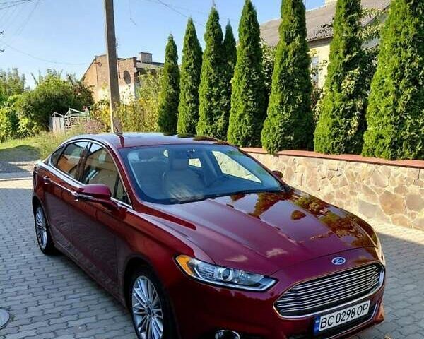 Красный Форд Фьюжн, объемом двигателя 2 л и пробегом 204 тыс. км за 9800 $, фото 1 на Automoto.ua
