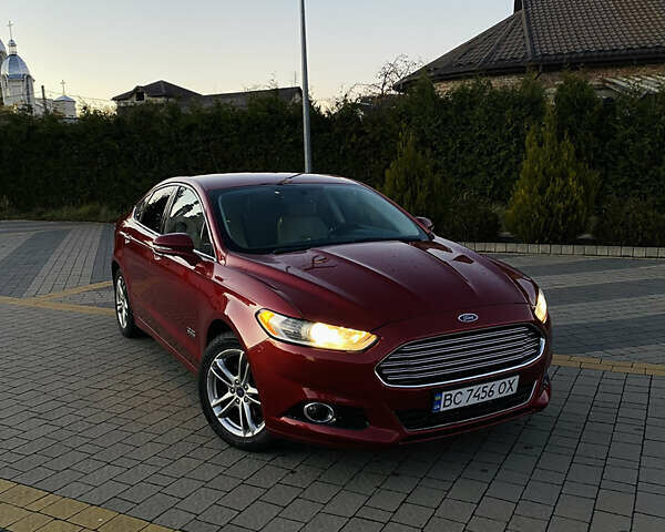 Красный Форд Фьюжн, объемом двигателя 2 л и пробегом 166 тыс. км за 11900 $, фото 1 на Automoto.ua