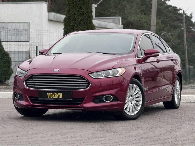 Красный Форд Фьюжн, объемом двигателя 2 л и пробегом 210 тыс. км за 10500 $, фото 1 на Automoto.ua