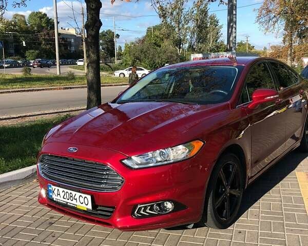 Червоний Форд Фьюжен, об'ємом двигуна 2 л та пробігом 230 тис. км за 9500 $, фото 1 на Automoto.ua