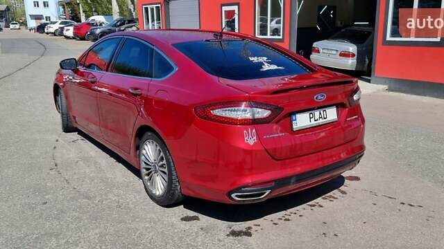 Красный Форд Фьюжн, объемом двигателя 2 л и пробегом 175 тыс. км за 10500 $, фото 1 на Automoto.ua