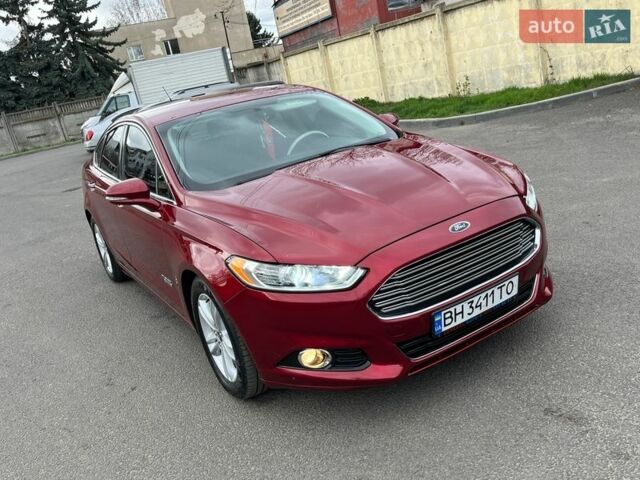 Червоний Форд Фьюжен, об'ємом двигуна 2 л та пробігом 220 тис. км за 12500 $, фото 1 на Automoto.ua