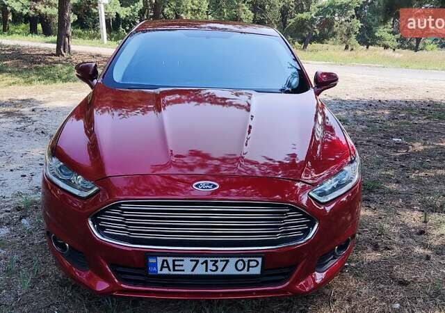 Красный Форд Фьюжн, объемом двигателя 2 л и пробегом 163 тыс. км за 12500 $, фото 1 на Automoto.ua