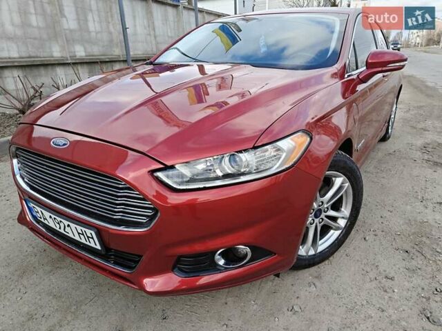 Красный Форд Фьюжн, объемом двигателя 2 л и пробегом 183 тыс. км за 13500 $, фото 1 на Automoto.ua