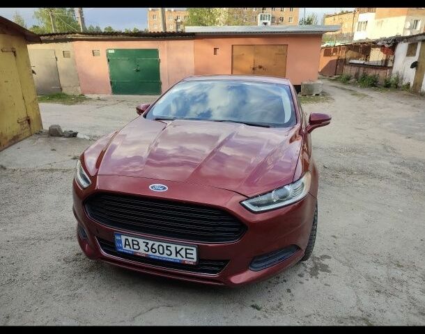 Красный Форд Фьюжн, объемом двигателя 0 л и пробегом 200 тыс. км за 9536 $, фото 1 на Automoto.ua