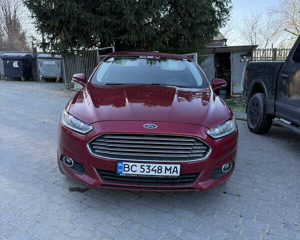Красный Форд Фьюжн, объемом двигателя 1.5 л и пробегом 120 тыс. км за 10000 $, фото 1 на Automoto.ua