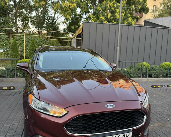 Красный Форд Фьюжн, объемом двигателя 2 л и пробегом 190 тыс. км за 11850 $, фото 1 на Automoto.ua