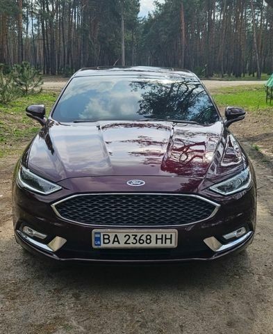 Красный Форд Фьюжн, объемом двигателя 2 л и пробегом 143 тыс. км за 15800 $, фото 1 на Automoto.ua