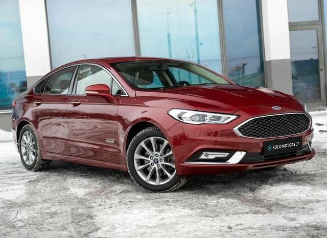 Красный Форд Фьюжн, объемом двигателя 2 л и пробегом 101 тыс. км за 4800 $, фото 1 на Automoto.ua