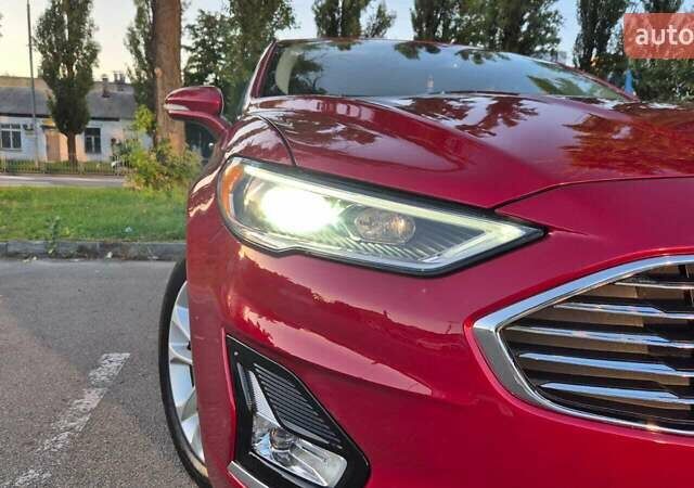 Форд Фьюжен 2019 у Києві на Automoto.ua Червоний Форд Фьюжен, об'ємом двигуна 2 л та пробігом 154 тис. км за 15300 $, фото 1 на Automoto.ua