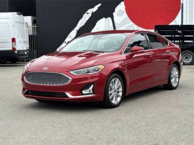 Червоний Форд Фьюжен, об'ємом двигуна 2 л та пробігом 38 тис. км за 14000 $, фото 1 на Automoto.ua