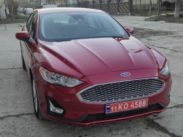 Красный Форд Фьюжн, объемом двигателя 1.5 л и пробегом 112 тыс. км за 11450 $, фото 1 на Automoto.ua