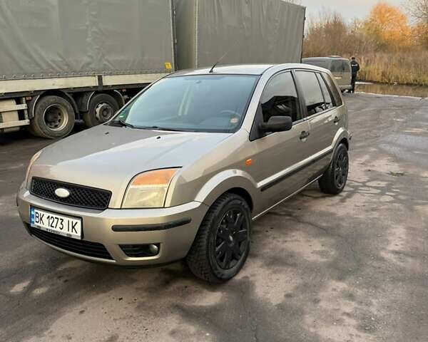 Форд Фьюжн, объемом двигателя 1.4 л и пробегом 250 тыс. км за 4000 $, фото 1 на Automoto.ua