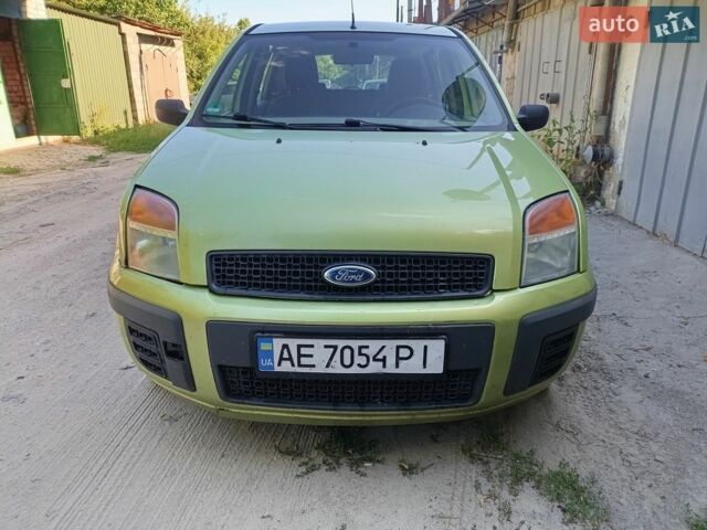 Жовтий Форд Фьюжен, об'ємом двигуна 1.6 л та пробігом 201 тис. км за 4200 $, фото 1 на Automoto.ua