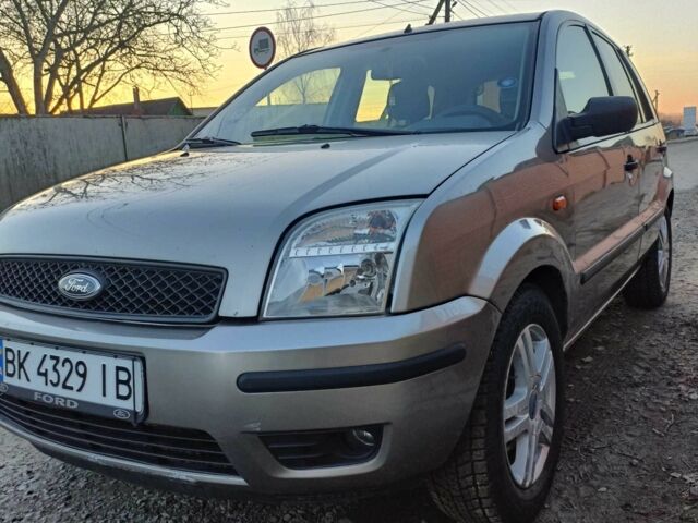 Сірий Форд Фьюжен, об'ємом двигуна 1.4 л та пробігом 268 тис. км за 3750 $, фото 1 на Automoto.ua