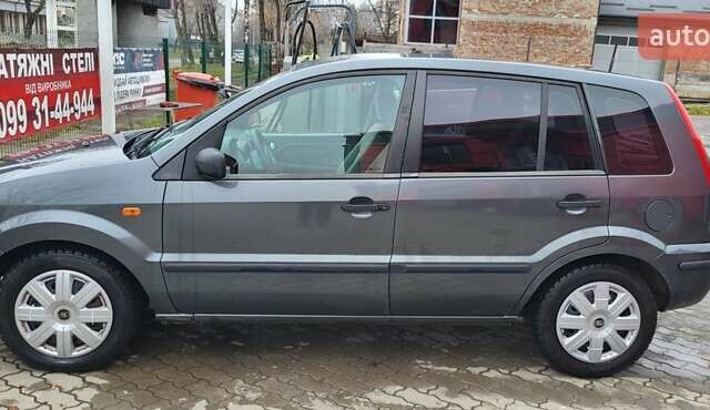 Серый Форд Фьюжн, объемом двигателя 1.6 л и пробегом 220 тыс. км за 3500 $, фото 1 на Automoto.ua