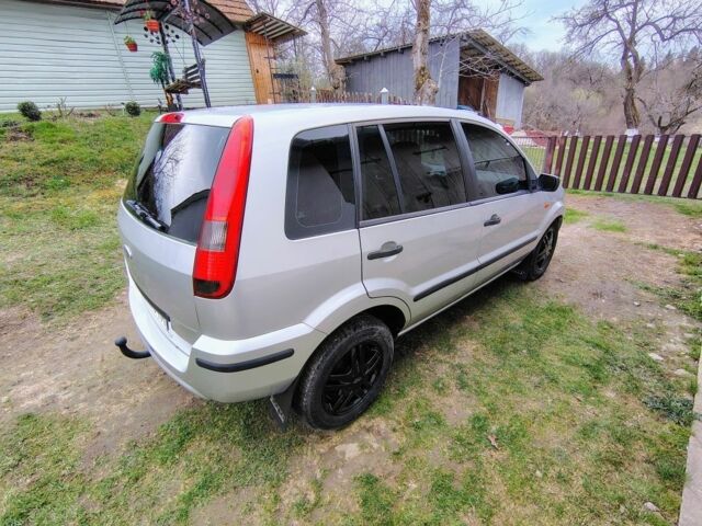 Серый Форд Фьюжн, объемом двигателя 1.6 л и пробегом 28 тыс. км за 4200 $, фото 1 на Automoto.ua