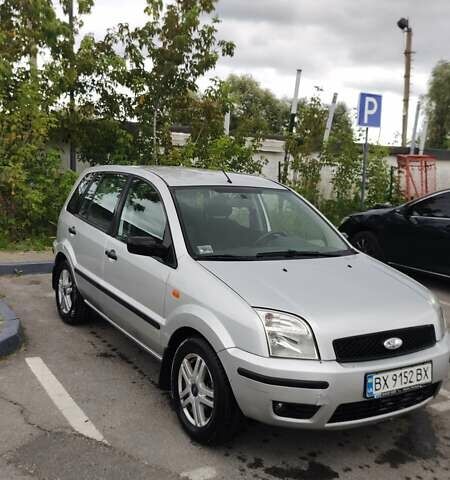 Форд Фьюжен 2004 у Нетешине на Automoto.ua Сірий Форд Фьюжен, об'ємом двигуна 1.39 л та пробігом 155 тис. км за 3500 $, фото 1 на Automoto.ua
