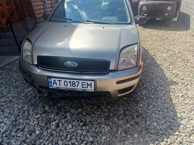 Сірий Форд Фьюжен, об'ємом двигуна 1.39 л та пробігом 300 тис. км за 1650 $, фото 1 на Automoto.ua