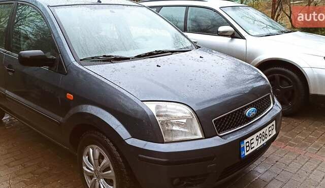 Серый Форд Фьюжн, объемом двигателя 1.4 л и пробегом 270 тыс. км за 4000 $, фото 1 на Automoto.ua