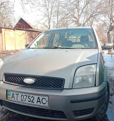 Серый Форд Фьюжн, объемом двигателя 1.4 л и пробегом 450 тыс. км за 3888 $, фото 1 на Automoto.ua