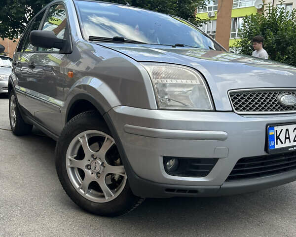 Сірий Форд Фьюжен, об'ємом двигуна 1.39 л та пробігом 216 тис. км за 5000 $, фото 1 на Automoto.ua