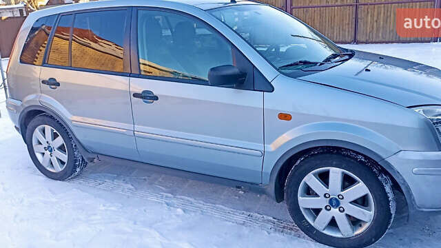 Серый Форд Фьюжн, объемом двигателя 1.6 л и пробегом 195 тыс. км за 5250 $, фото 1 на Automoto.ua