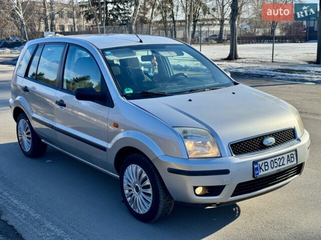 Серый Форд Фьюжн, объемом двигателя 1.4 л и пробегом 260 тыс. км за 5200 $, фото 1 на Automoto.ua