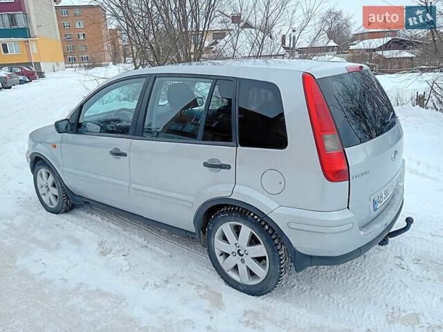 Серый Форд Фьюжн, объемом двигателя 1.6 л и пробегом 288 тыс. км за 3000 $, фото 1 на Automoto.ua