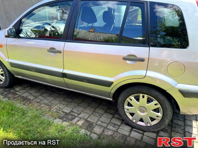 Сірий Форд Фьюжен, об'ємом двигуна 1.6 л та пробігом 242 тис. км за 5500 $, фото 1 на Automoto.ua