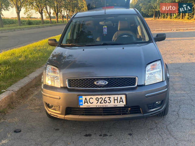 Серый Форд Фьюжн, объемом двигателя 1.4 л и пробегом 226 тыс. км за 4200 $, фото 1 на Automoto.ua