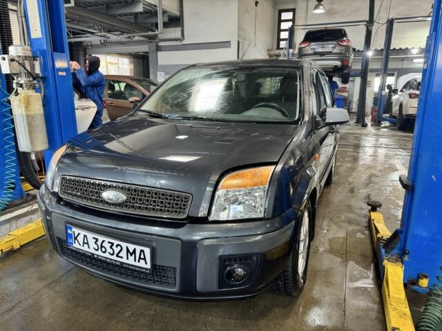 Серый Форд Фьюжн, объемом двигателя 1.4 л и пробегом 190 тыс. км за 3700 $, фото 1 на Automoto.ua