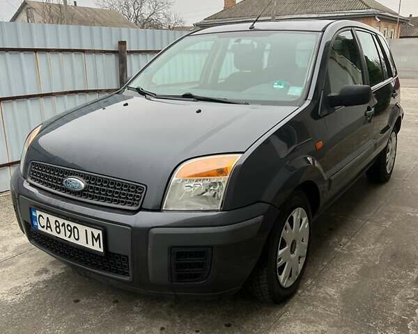 Сірий Форд Фьюжен, об'ємом двигуна 1.24 л та пробігом 286 тис. км за 4350 $, фото 1 на Automoto.ua