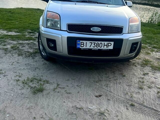 Сірий Форд Фьюжен, об'ємом двигуна 1.6 л та пробігом 292 тис. км за 4600 $, фото 1 на Automoto.ua