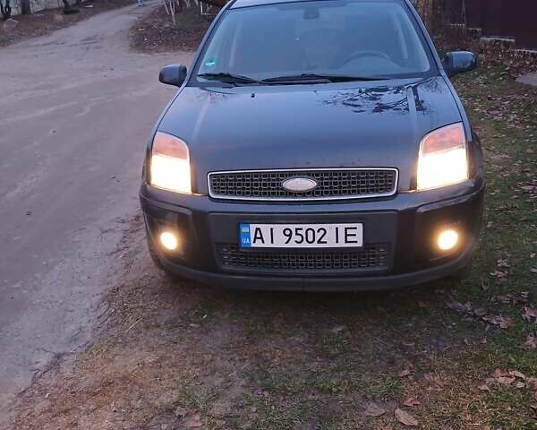 Серый Форд Фьюжн, объемом двигателя 1.39 л и пробегом 192 тыс. км за 4500 $, фото 1 на Automoto.ua