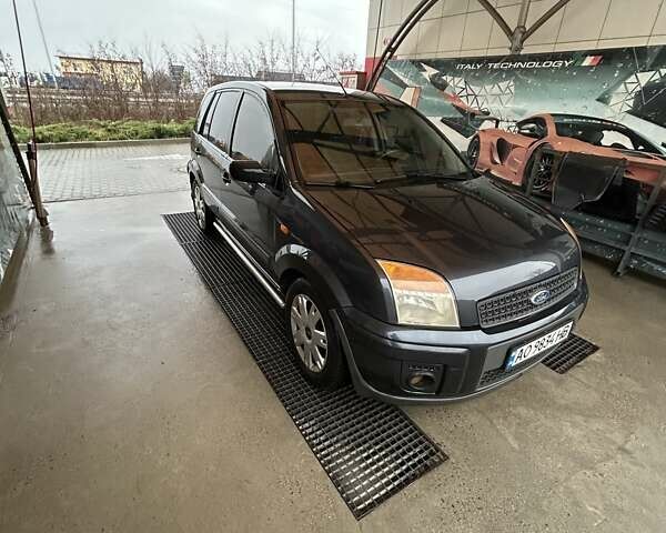 Серый Форд Фьюжн, объемом двигателя 1.4 л и пробегом 216 тыс. км за 3750 $, фото 1 на Automoto.ua