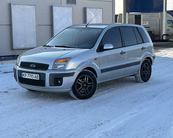 Серый Форд Фьюжн, объемом двигателя 1.4 л и пробегом 202 тыс. км за 4950 $, фото 1 на Automoto.ua