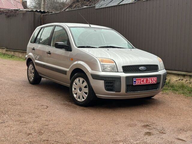 Серый Форд Фьюжн, объемом двигателя 1.4 л и пробегом 150 тыс. км за 5500 $, фото 1 на Automoto.ua