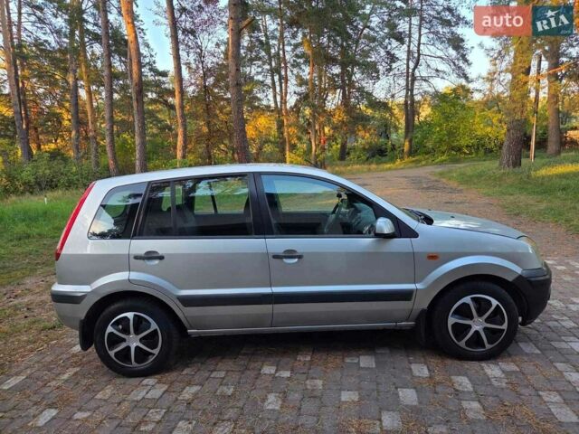 Сірий Форд Фьюжен, об'ємом двигуна 1.39 л та пробігом 260 тис. км за 4150 $, фото 1 на Automoto.ua