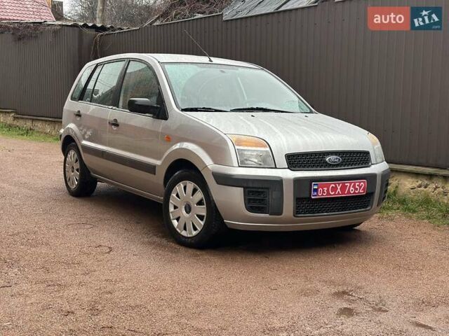 Сірий Форд Фьюжен, об'ємом двигуна 1.4 л та пробігом 158 тис. км за 5499 $, фото 1 на Automoto.ua