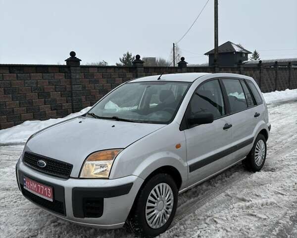 Сірий Форд Фьюжен, об'ємом двигуна 1.4 л та пробігом 236 тис. км за 3950 $, фото 1 на Automoto.ua