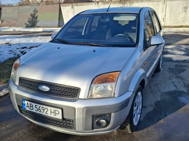 Серый Форд Фьюжн, объемом двигателя 1.4 л и пробегом 242 тыс. км за 4300 $, фото 1 на Automoto.ua