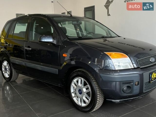 Сірий Форд Фьюжен, об'ємом двигуна 1.39 л та пробігом 114 тис. км за 6000 $, фото 1 на Automoto.ua