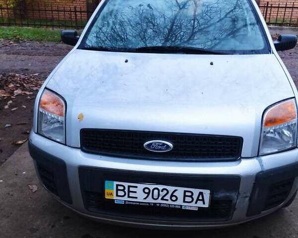 Серый Форд Фьюжн, объемом двигателя 1.39 л и пробегом 133 тыс. км за 4000 $, фото 1 на Automoto.ua