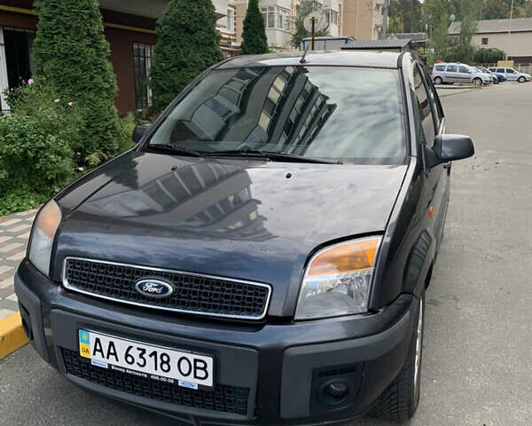 Серый Форд Фьюжн, объемом двигателя 1.4 л и пробегом 208 тыс. км за 3700 $, фото 1 на Automoto.ua