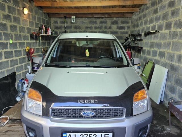 Серый Форд Фьюжн, объемом двигателя 1.6 л и пробегом 218 тыс. км за 4600 $, фото 1 на Automoto.ua